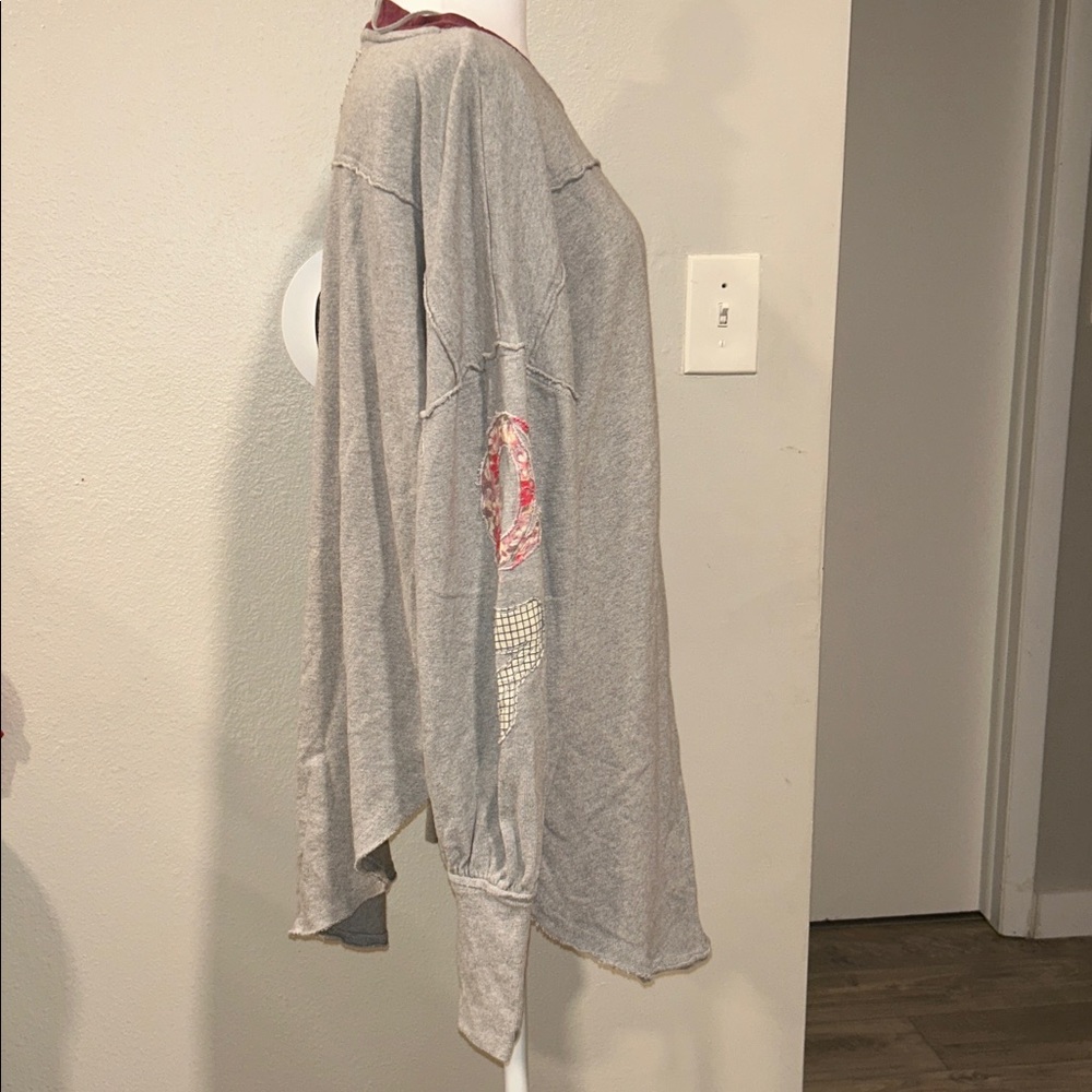 We The Free Gray and Maroon Sweatshirt Free People Tee Tunic Top Size Medium - Picture 6 of 15
